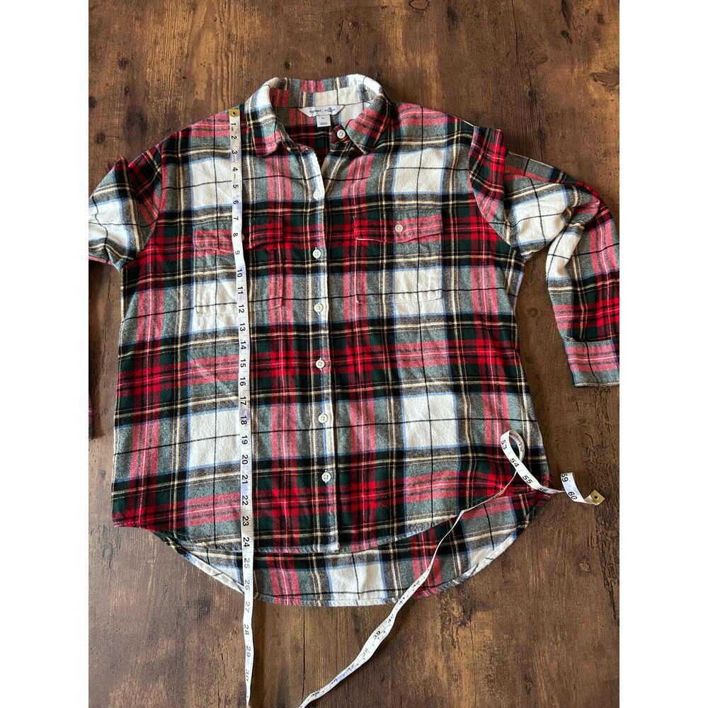 Women’s Medium Boyfriend Cut Cotton Winter Cream, Red, & Green Plaid Flannel - Picture 4 of 9